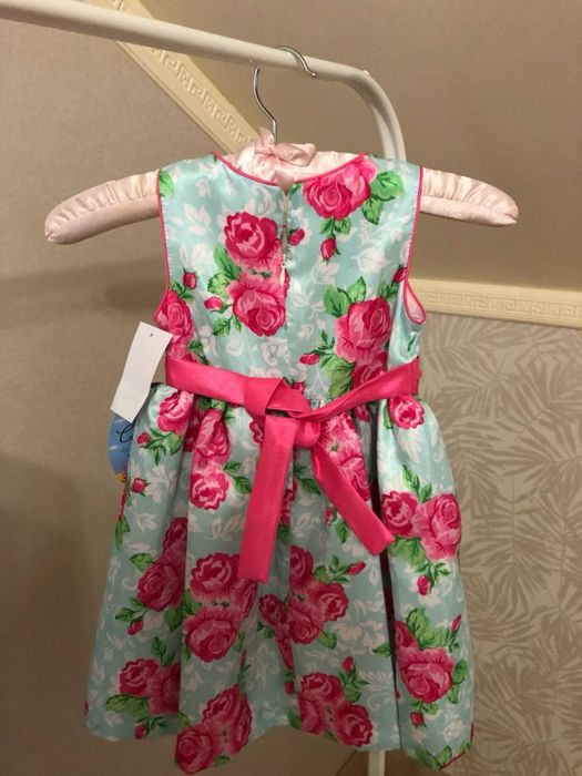 Сукня на дівчинку нова