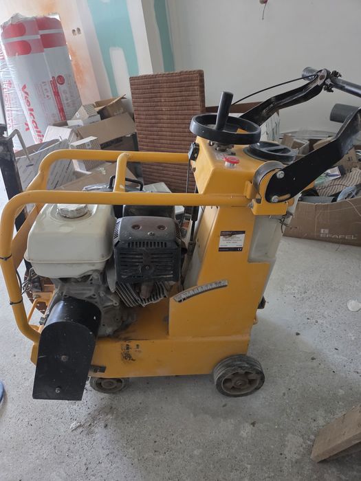 Máquina de cortar  pavimento