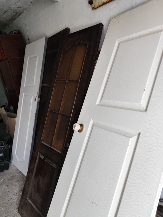 Продам міжкімнатні двері б/в + нові коробки