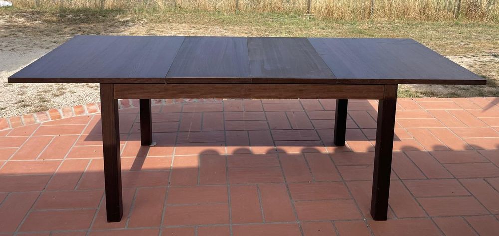 Mesa de jantar com 4 cadeiras