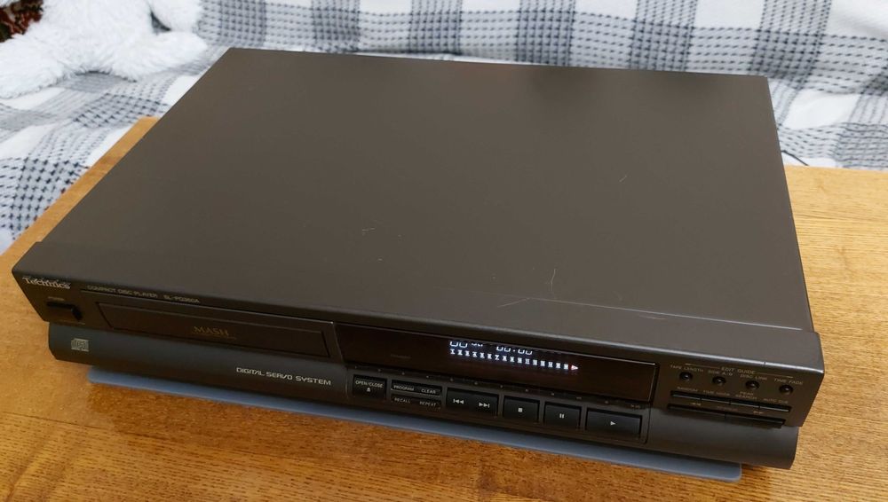 CD-програвач Technics SL-PG360A
