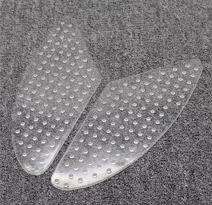 Захисна накладка на бак мотоцикла.