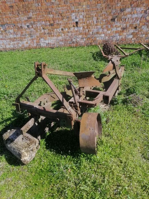 Продам плуг плн-3.35