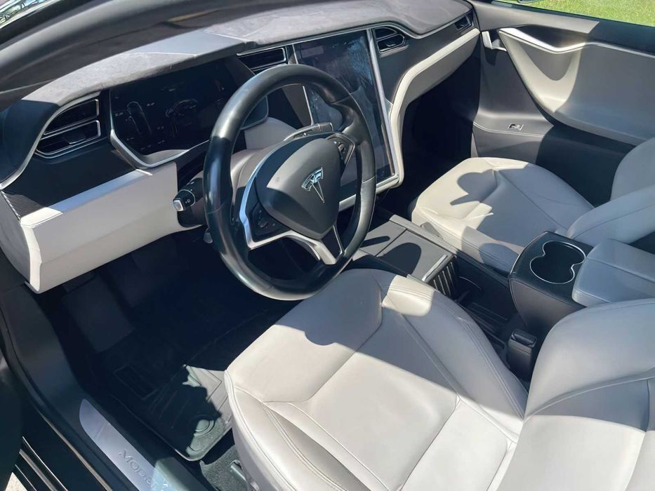 Tesla Model S 75D      2016