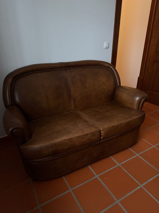 Sofá de 2L em Couro