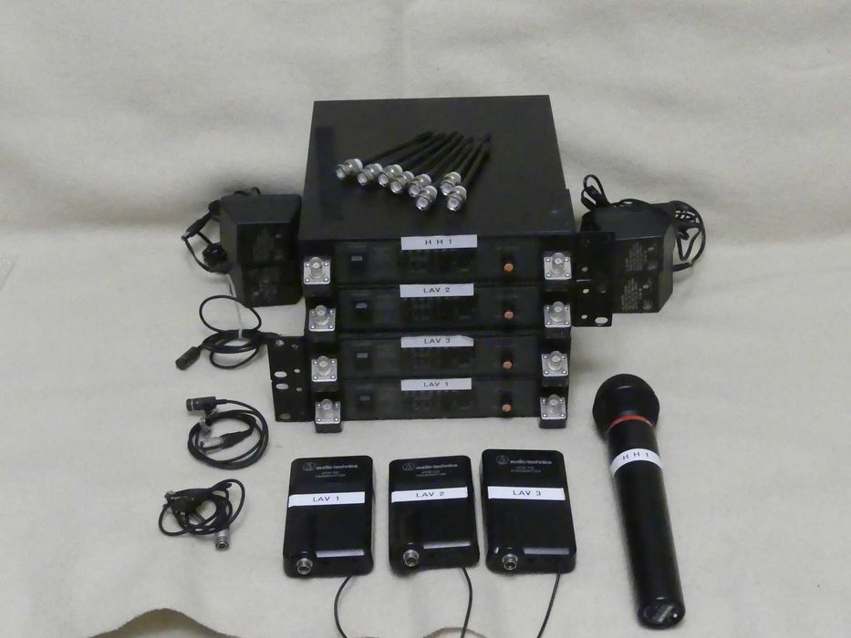 Радіосистема японської фірми Audio Technica, 4 канали різні
