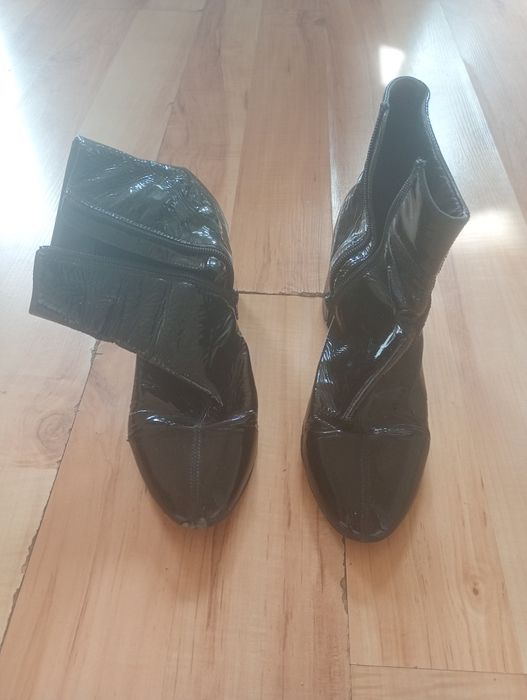 buty damskie roz. 39 czarne błyszczące PRIMAMDOR na obcasie