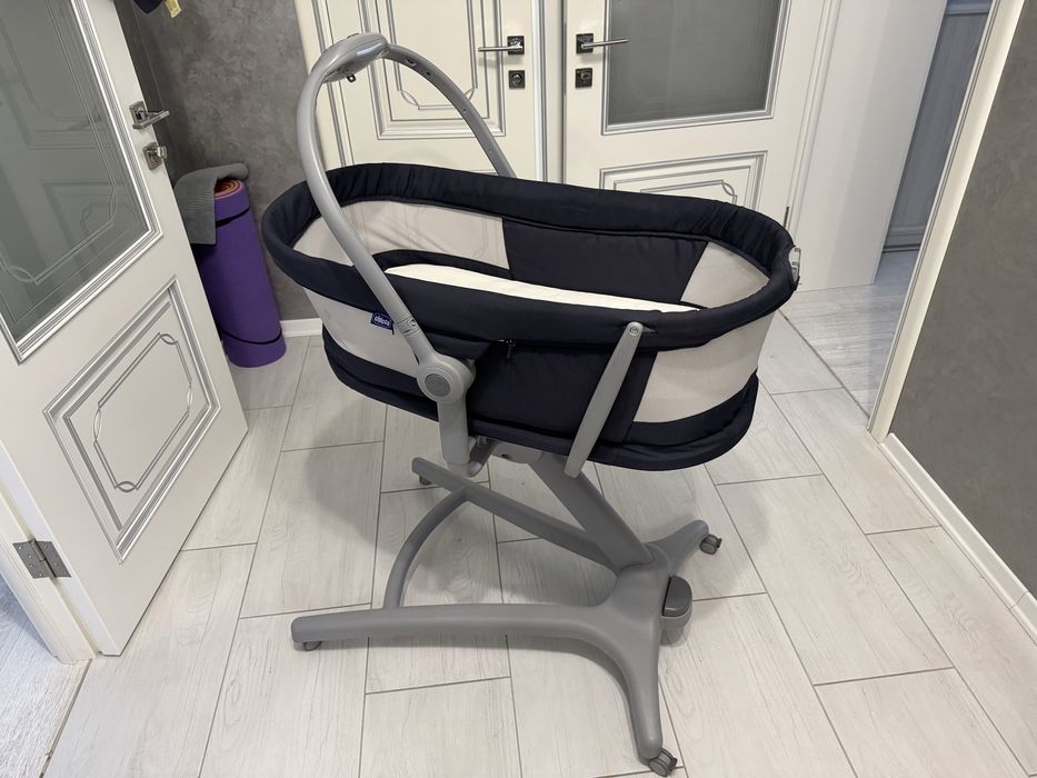 Продам люлюку - стульчик Chicco Baby Hug Pro