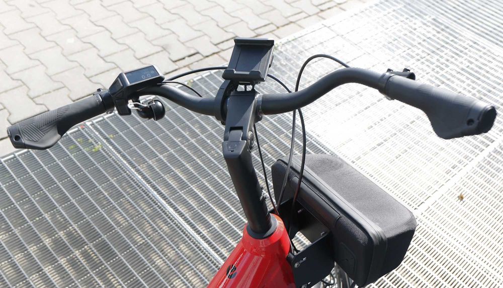 Rower elektryczny AEB 890 PRO,  do miasta i rekreacji, okazja, FV23%