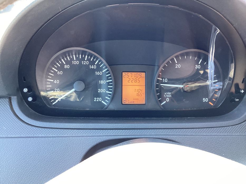 Mercedes Vito 113cdi , 6 Lugares.
