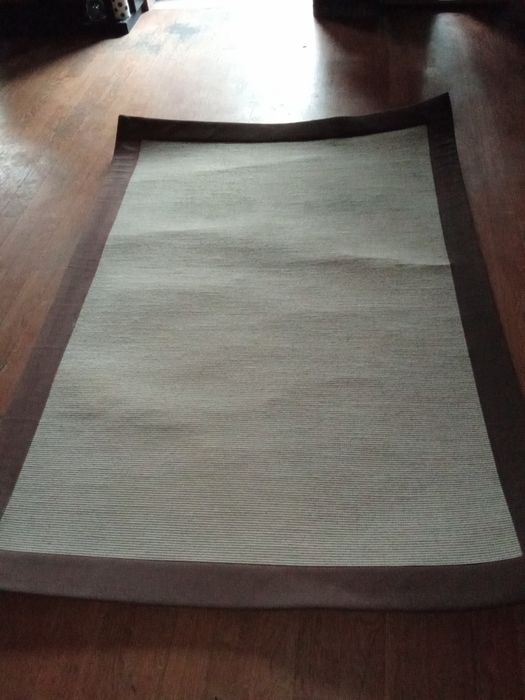 Rug in excellent condition64738039126403122