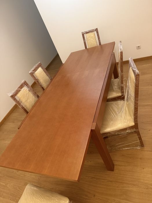 Mesa extensivel de jantar c/ 6 cadeiras - Madeira cerejeita