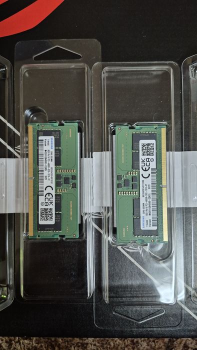 Модулі оперативної пам'яті Samsung SO-DIMM DDR5 4800 МГц.