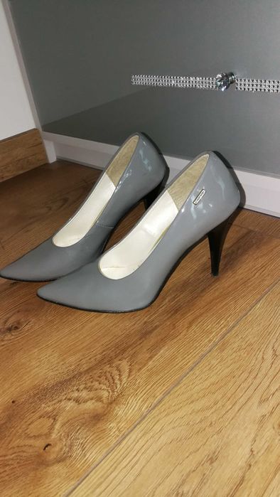 Szpilki szare rozm. 38