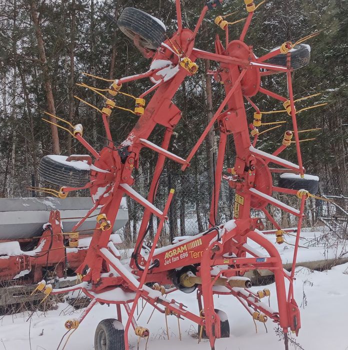 Przewracarka przetrząsarka do siana Agram