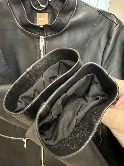 Hugo Boss шкіряна куртка жіноча оригінал s