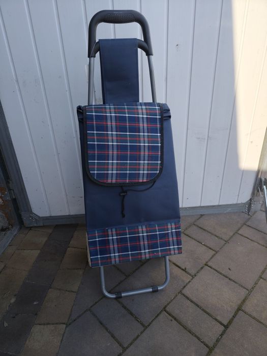 Wózek zakupowy na kółkach