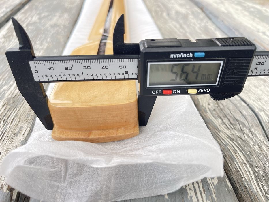 Gryf gitary typu stratocaster Big Head