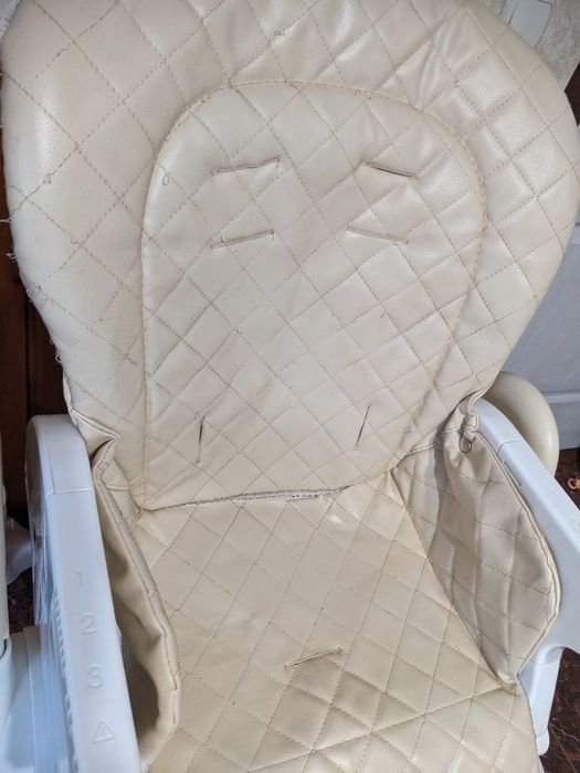 Дитячий стіл для годування  Сarello Caramel після однієї дитини