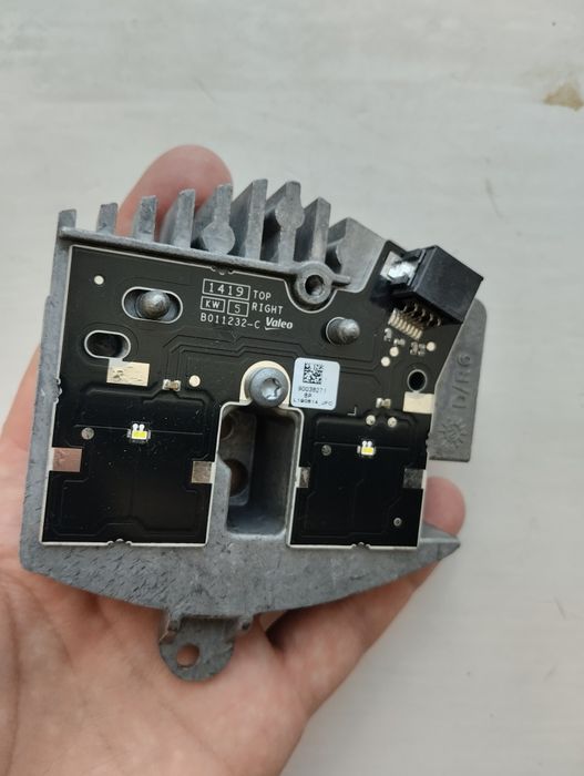 Модуль фари Renault Koleos 90038271 valeo