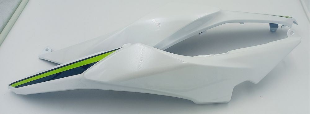 kawasaki z650 ogon owiewka tyl biala perla P L