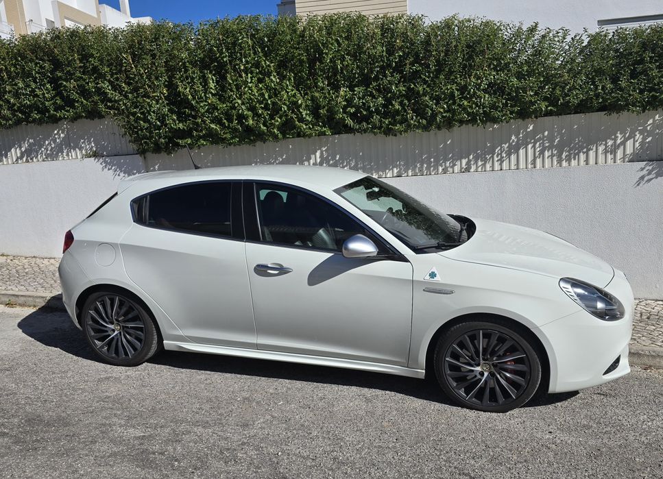 Alfa Romeo Guilietta Quadrifolio — photo 4