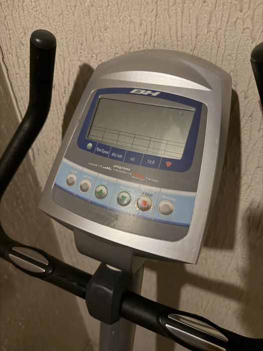 Bicicleta estatica  avariada