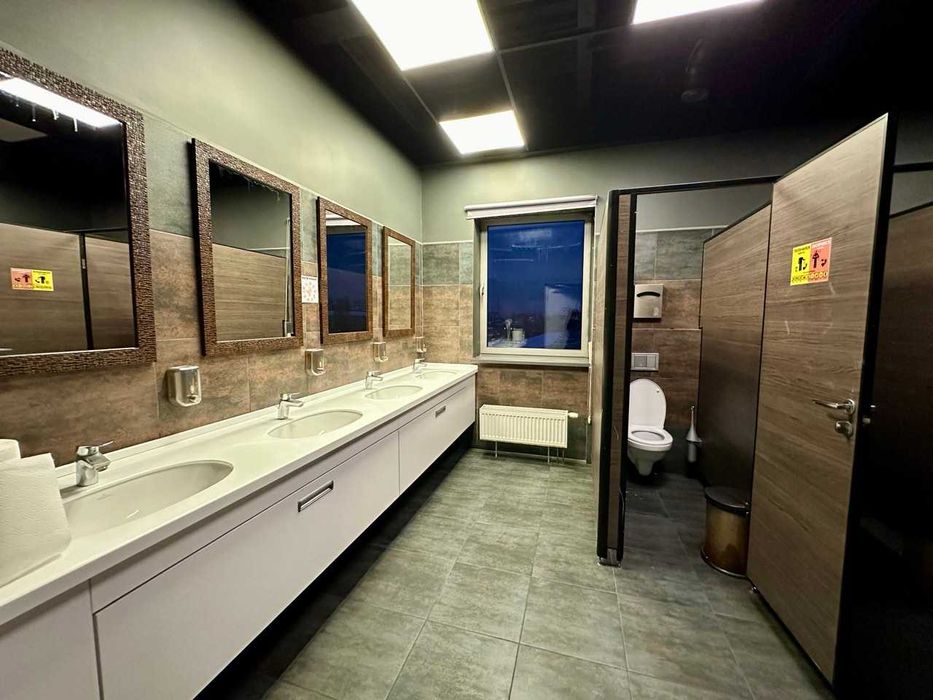 Офис с генератором, 2500 кв.м., метро Шулявка. ТРЦ COSMO MULTIMALL