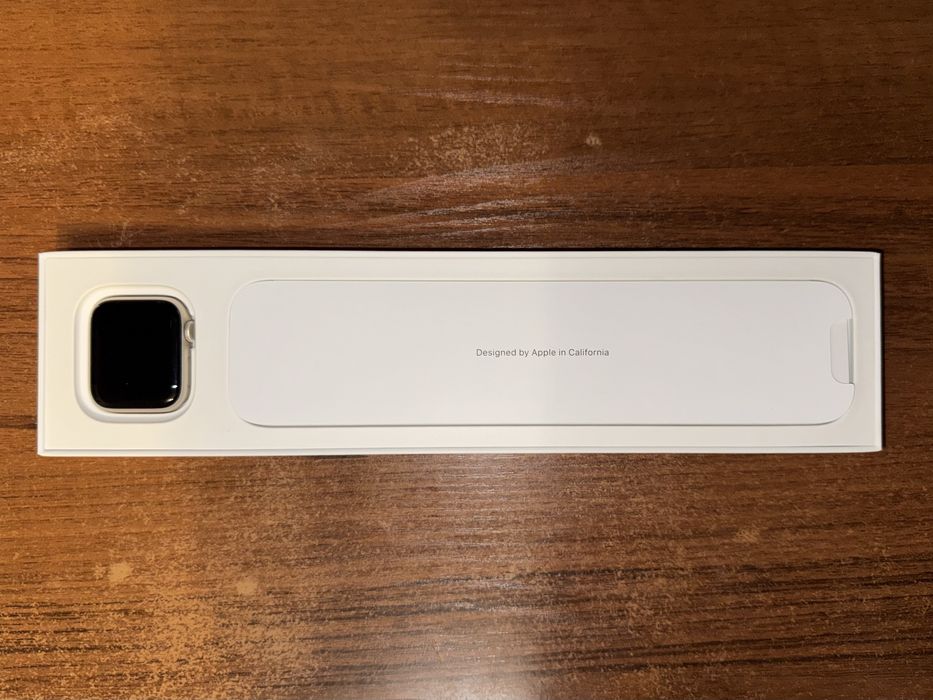 Apple Watch SE 2 GPS 40mm Starlight Aluminium Case