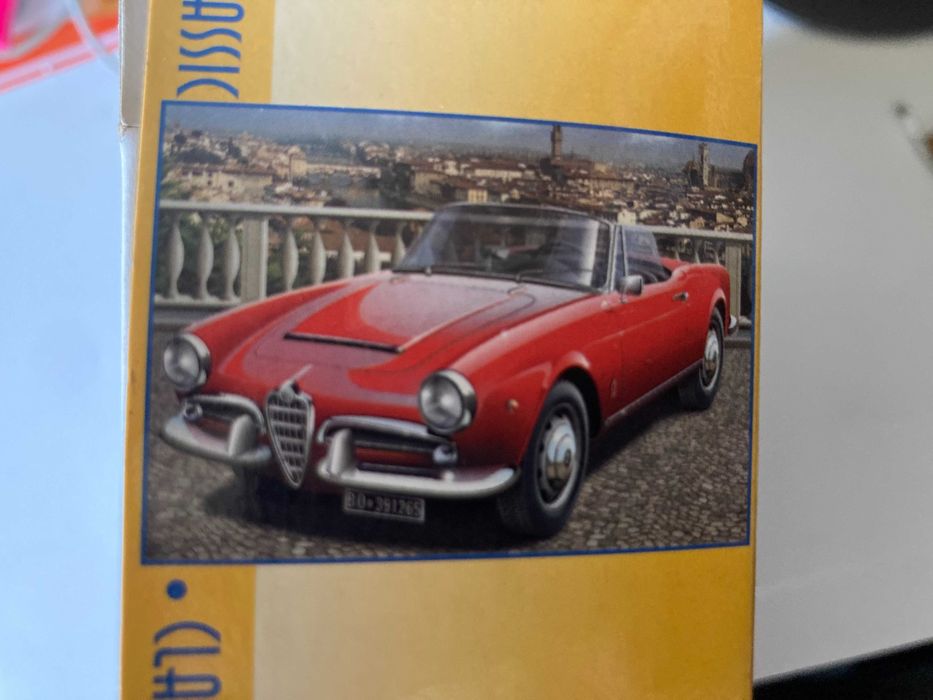 Kit modelo Alfa Romeo Giulietta Spider  escala 1:24 Antigo Novo