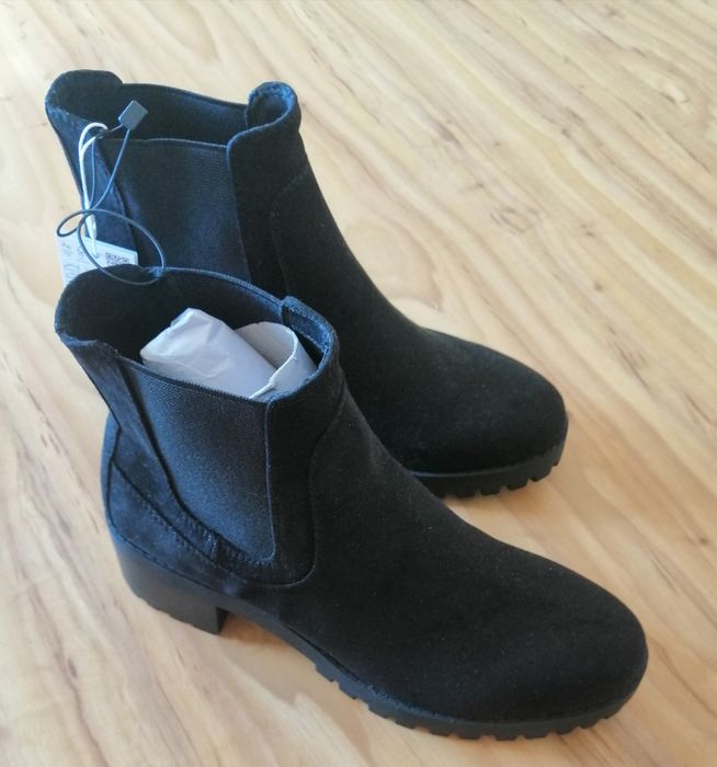 Vendo botins novos