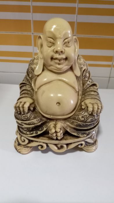 Estatueta de buda da boa sorte, felicidade e abundância