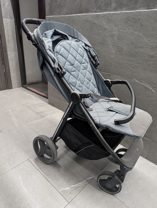 Прогулянкова коляска Carrello Bravo, робочий стан