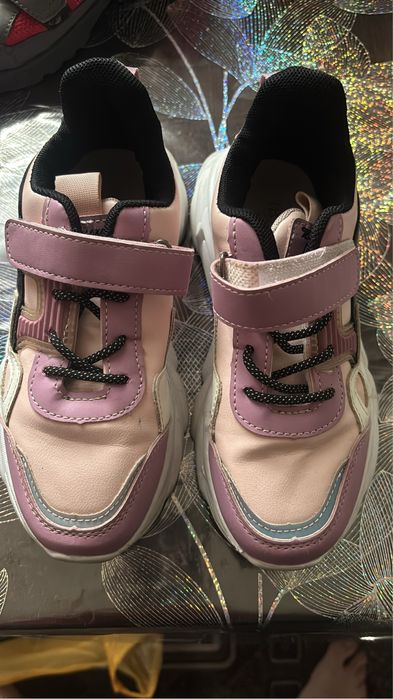 Продам кросівки дитячі