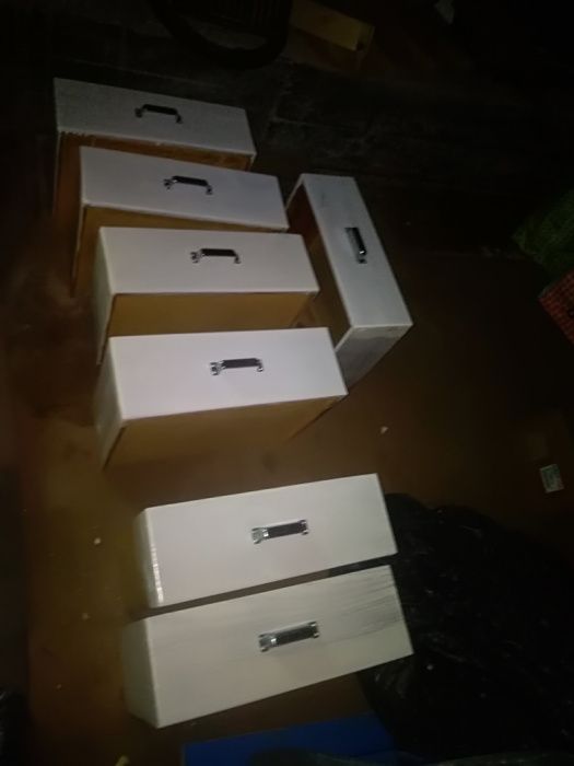 Restauro e fabrico de móveis por medida