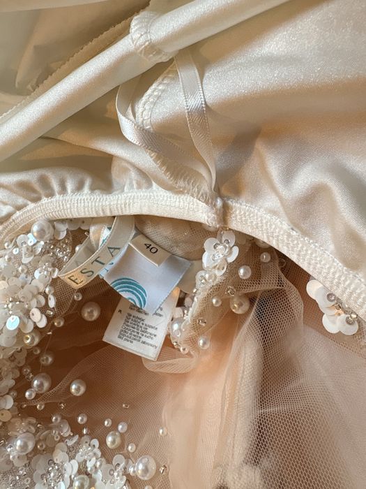 Vestido de noiva como novo + veú + saiote disponível para entrega imediata - Preço negociável