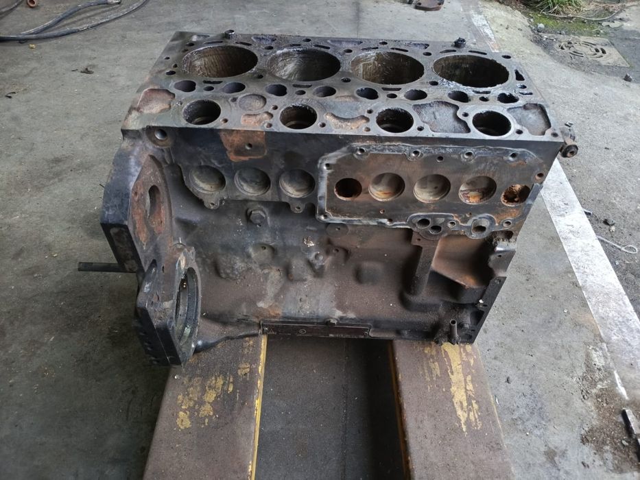 Blok Silnika Deutz Fahr 4 Turbo BF 4M2012C  / Agrotron K90 /K 100  4 c