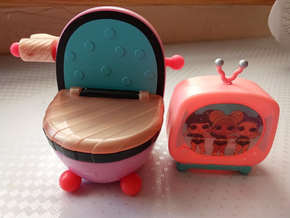 Меблі лол унітаз зі звуковим ефектом телевізор