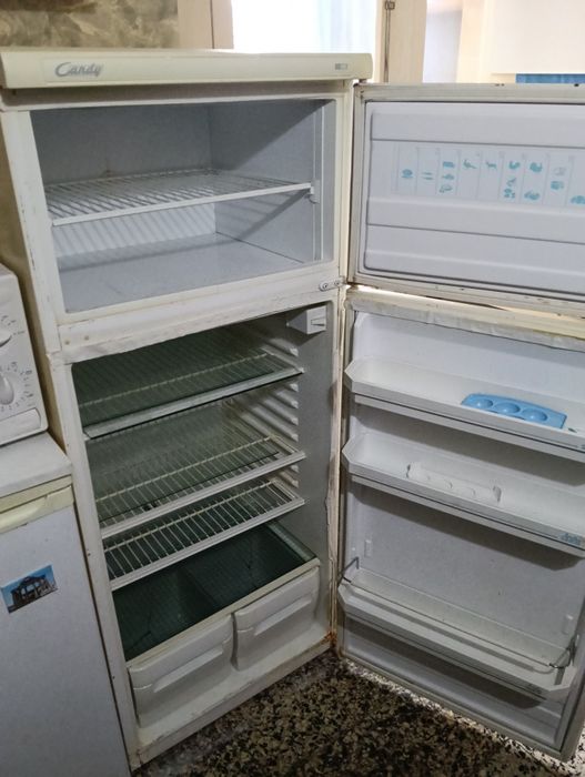 Frigorífico com congelador