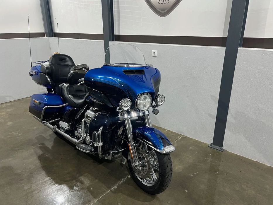 Harley-Davidson FLHT  FLHTKSE CVO ULTRA LIMITED