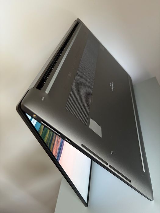 Laptop Dell Precision 5570• Intel i7-12800H•32GB RAM•NVIDIA RTX A1000