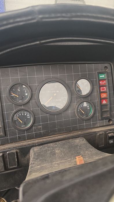 Продам автоевакуатор TATA 2005р.