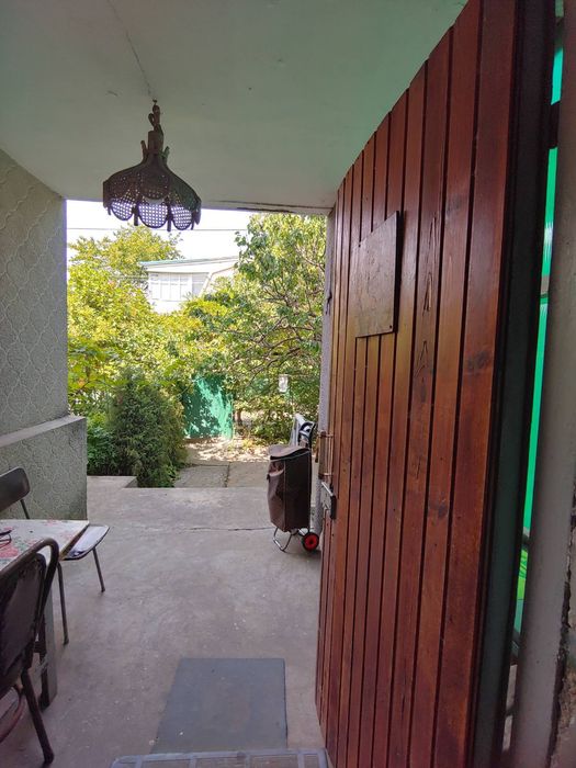 Компактний будинок біля озера