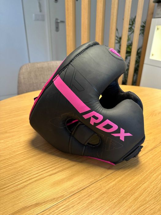 Capacete de boxe RDX Kara – Novo, com etiqueta