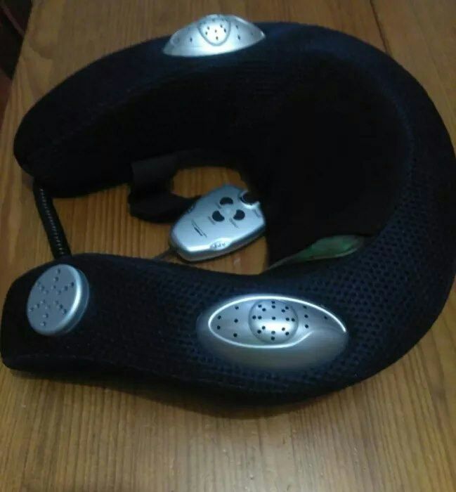 Massajador de pescoço com som