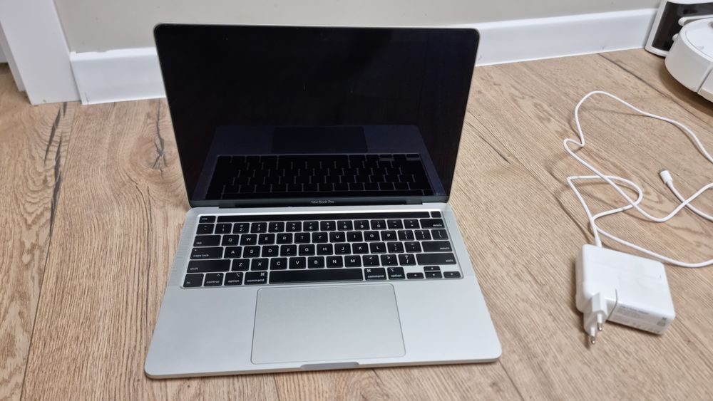 MacBook Pro 13 2020, 16Gb, SSD 512Gb,touch bar