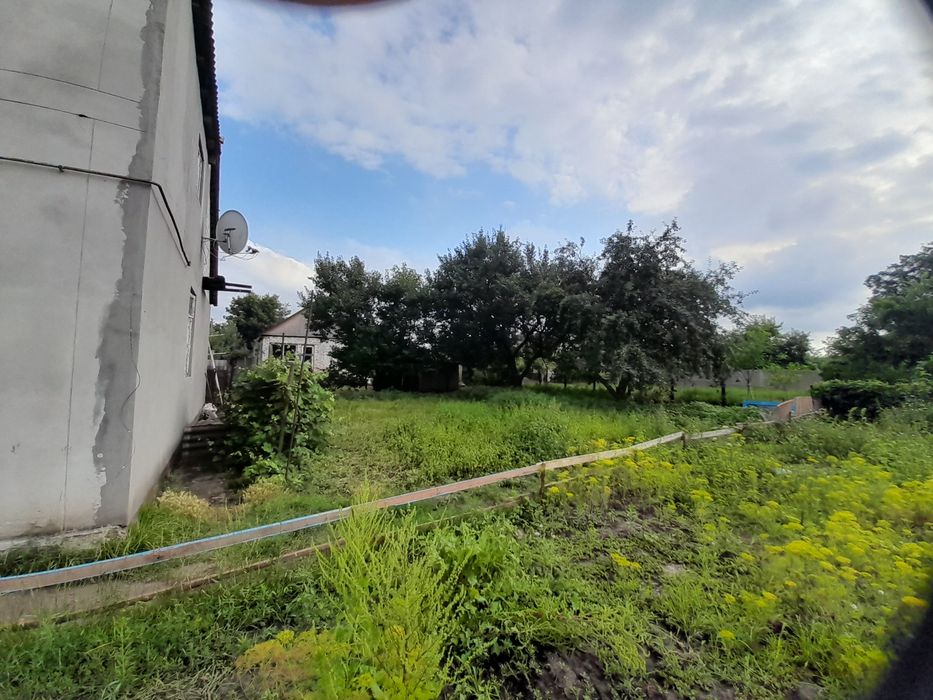 Продам большой дом,полностью под ремонт