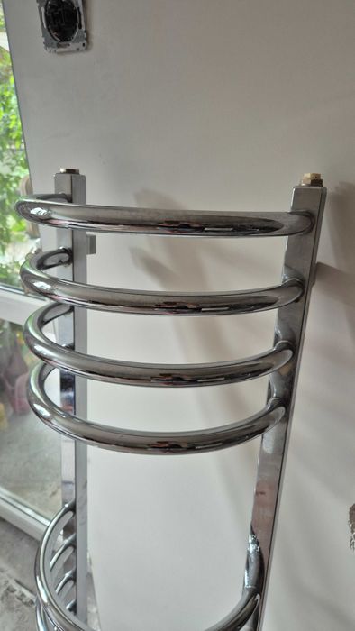 Grzejnik, kaloryfer łazienkowy drabinkowy srebrny chrom 127 cm