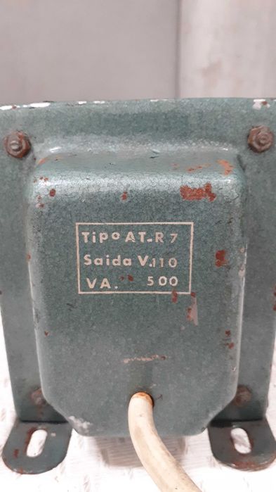 Transformadores 220-110 ou 110-220