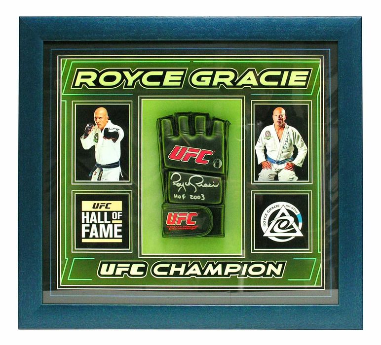 Royce Gracie rękawica UFC z autografem w pięknej oprawie LED
